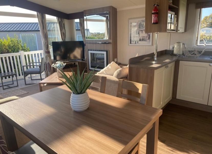 Caravan Church Farm Holiday Village Pagham Exterior photo