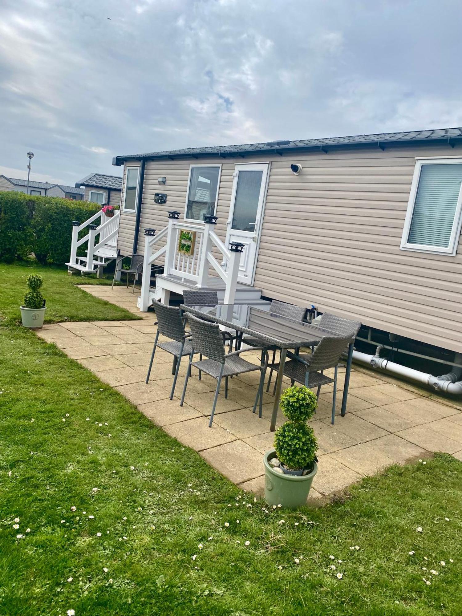 Caravan Church Farm Holiday Village Pagham Exterior photo